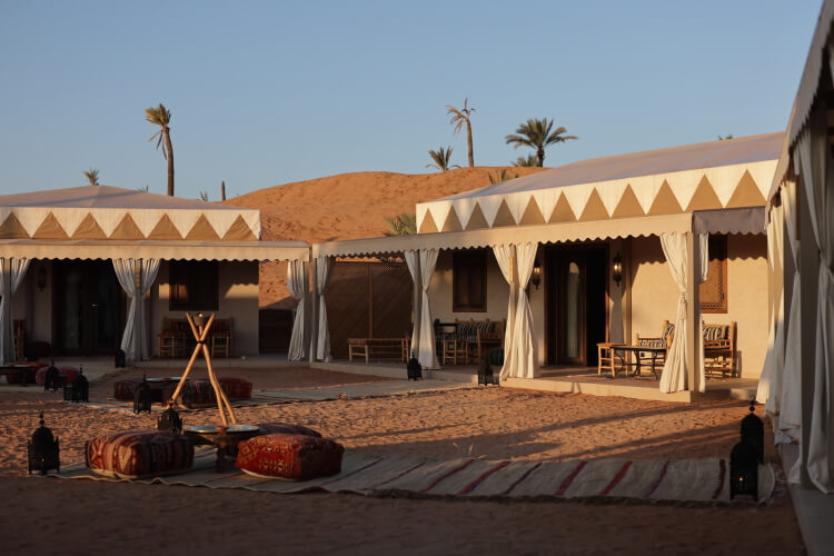Wüstenreise: ein Glamping im Palmenhain von Marrakesch.