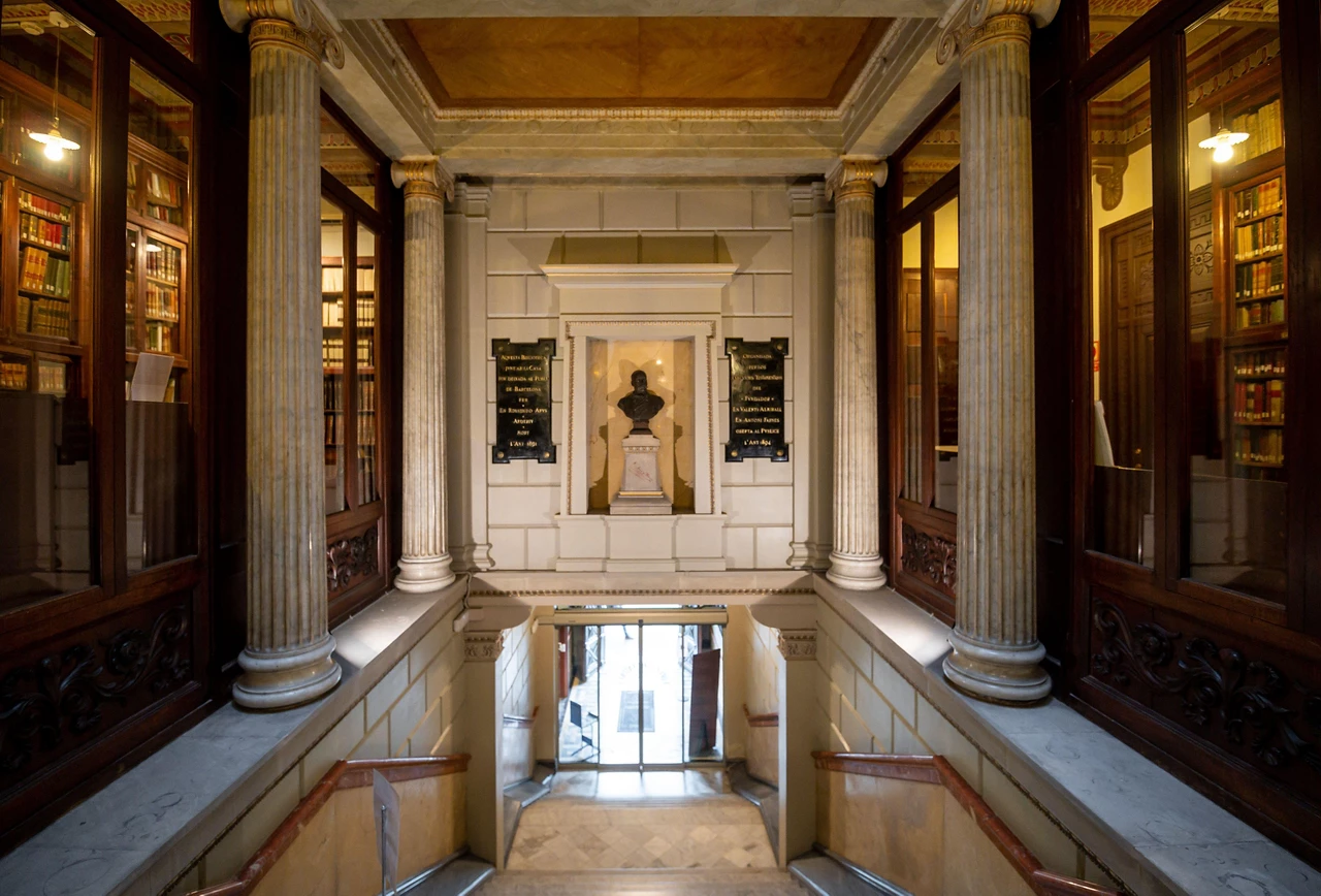 Biblioteca Pública Arús