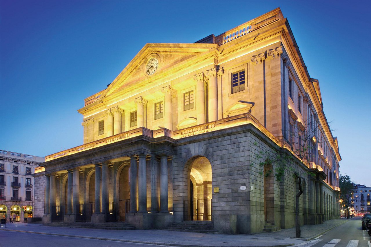 Façana principal de La Llotja