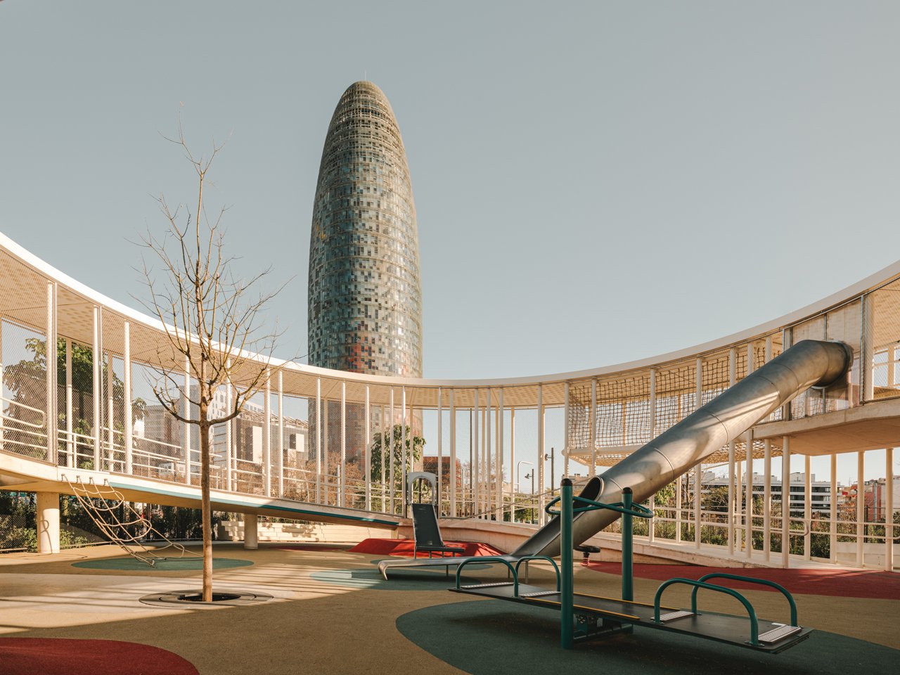 Parc de les Glòries amb la torre mirador de fons