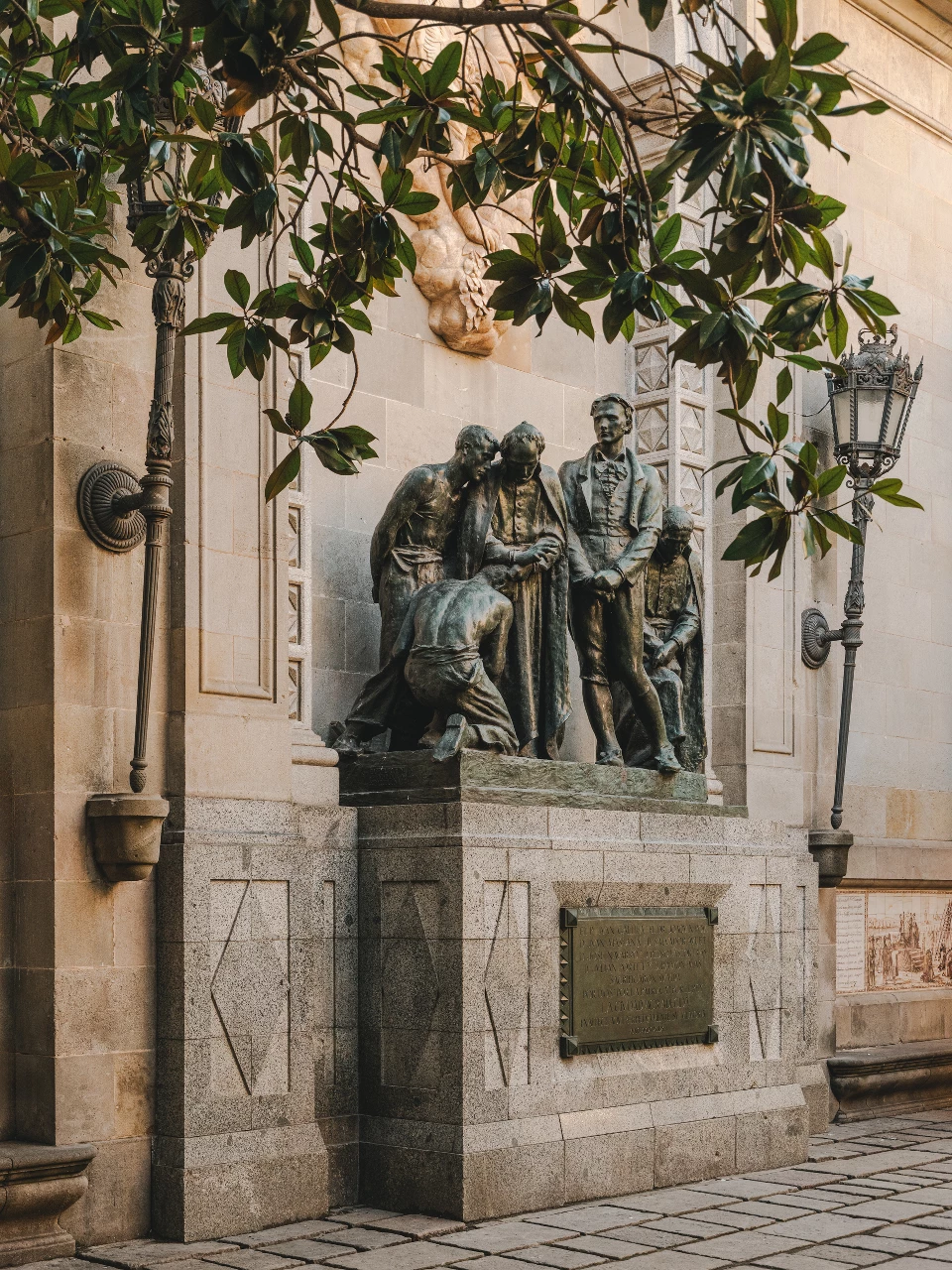 Monumento a los héroes de 1809
