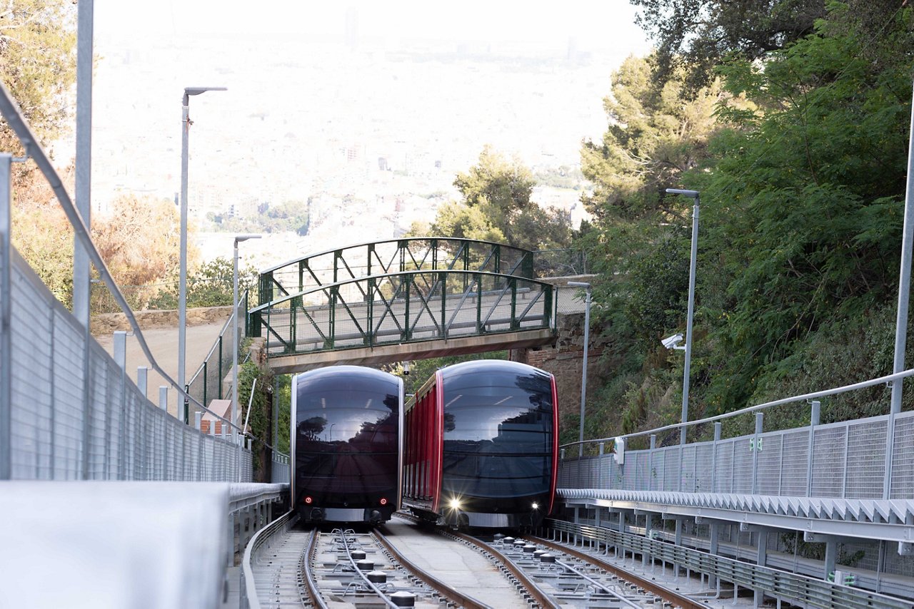 Un tren en cada direcció
