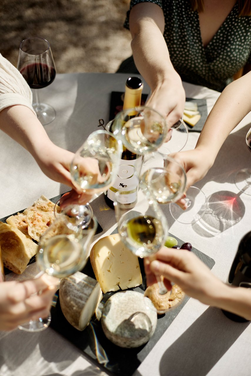 Brindis amb copes de vi