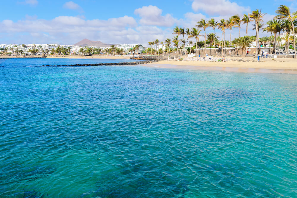 Las Cucharas beach is one of the best beaches in Lanzarote for Windsurfing