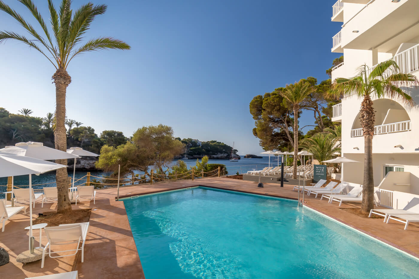 Cala Ferrera: Views of the beach from the balcony of the Barceló Aguamarina