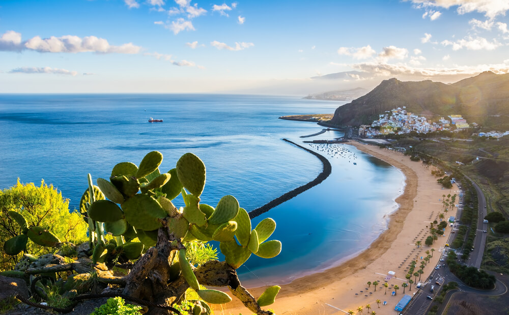 Canaries weather February: Bird’s eye view of Las Teresitas Beach