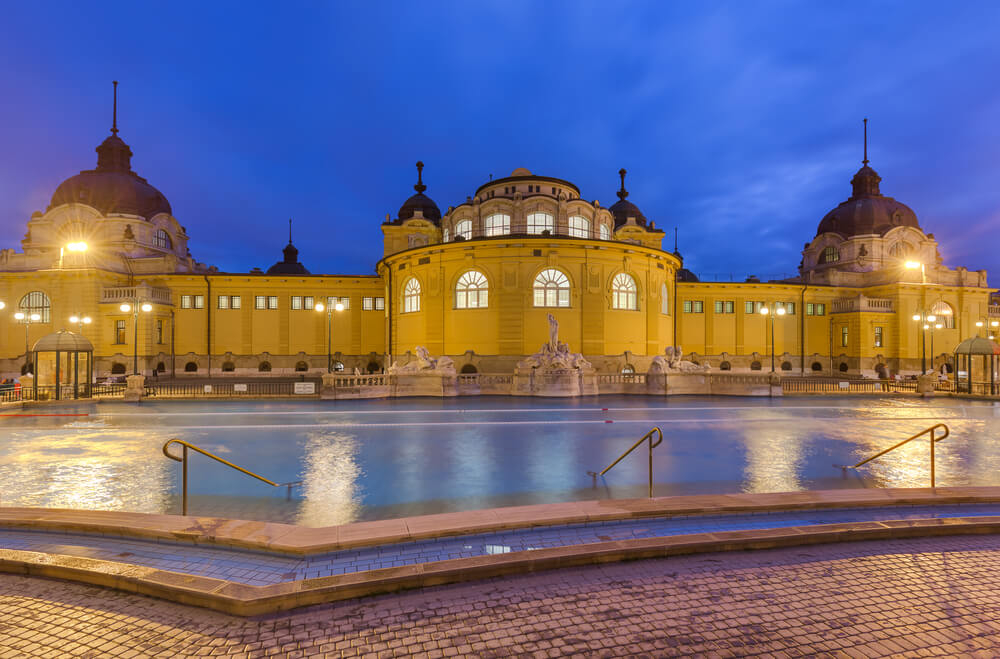 Die besten Reiseziele über Weihnachten: Thermalbad in Budapest.