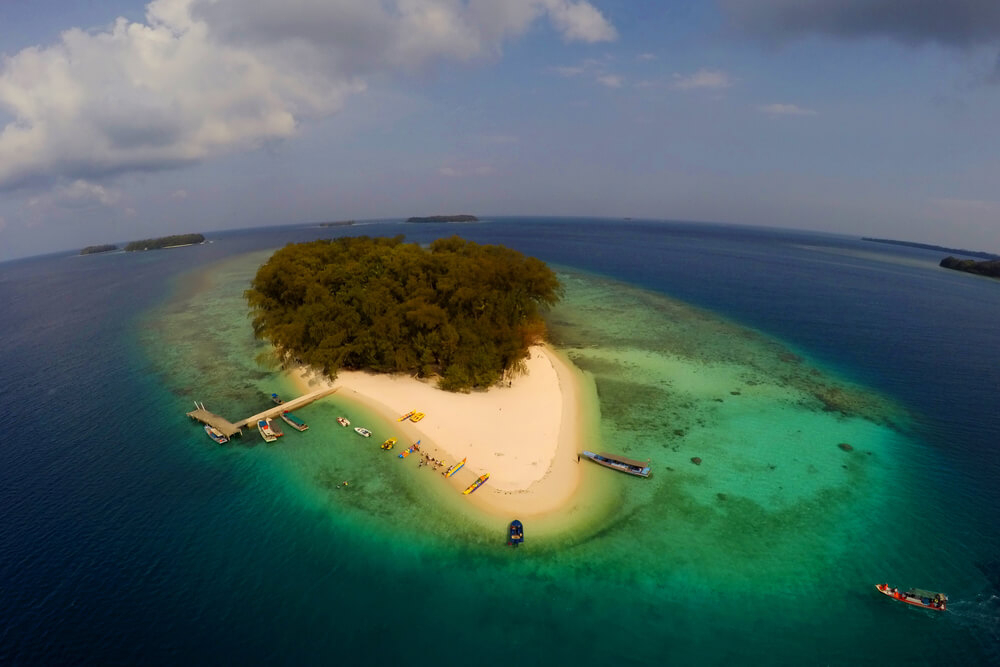 Jakarta Sehenswürdigkeiten: Insel im Nationalpark Kepulauan Seribu.