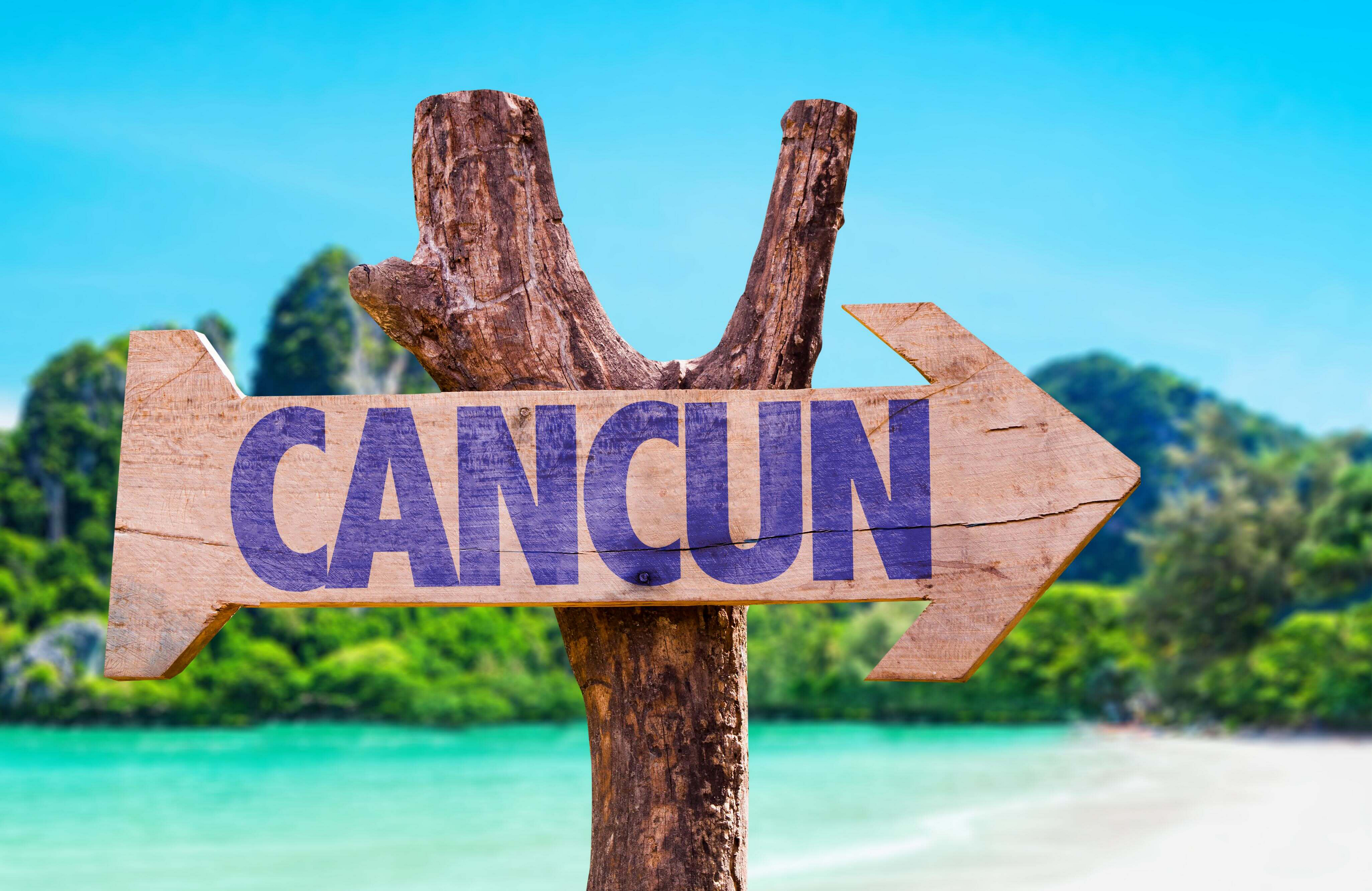Kukulcan Boulevard: Panoramic views of Cancún from the ocean