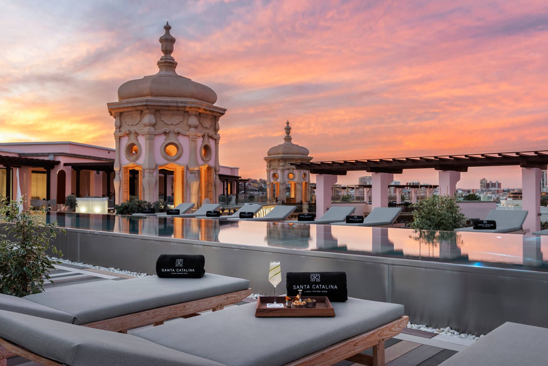 Las Palmas must-see: The roof terrace of the Santa Catalina a Royal Hideaway Hotel at sundown