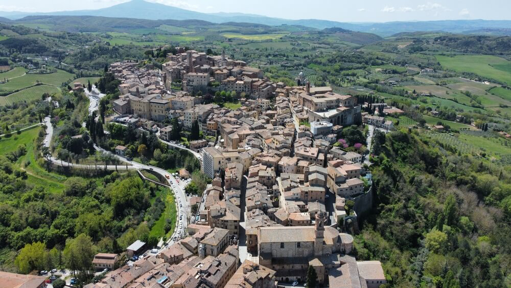 pueblos de italia bonitos