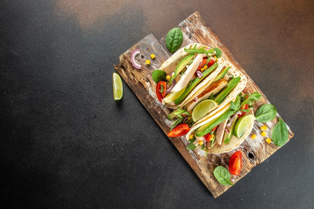 National emblem of Mexico: Plate of traditional Mexican food 