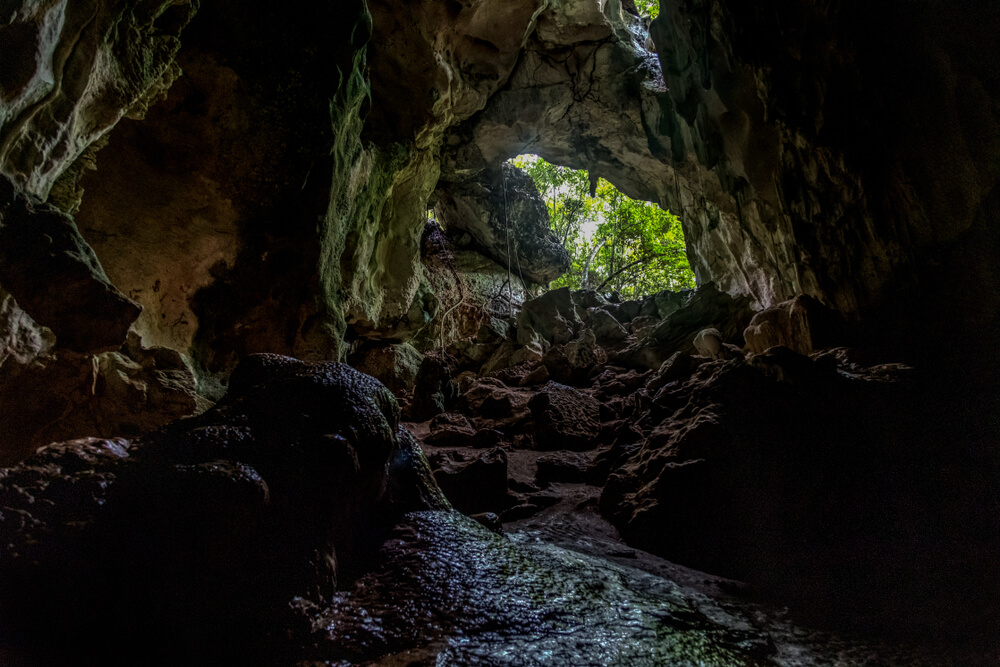 Karsthöhle in der Dominikanischen Republik.