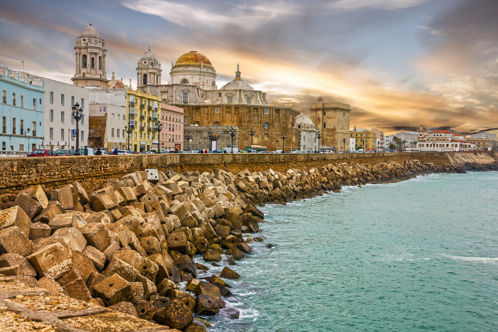 View of the Paseo del Campo del Sur seaside promenade in Cadiz