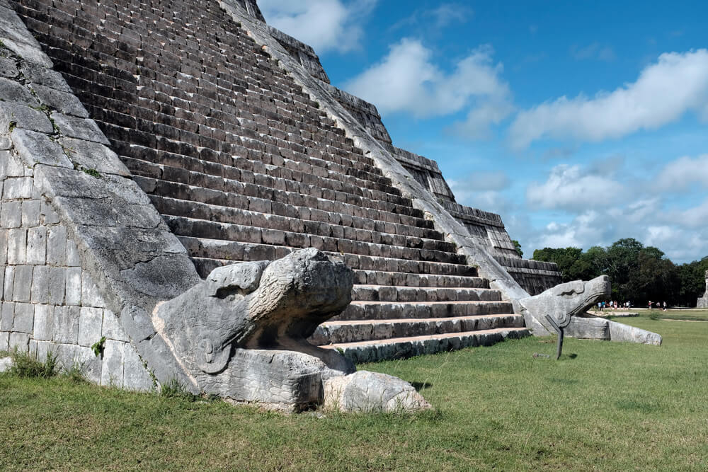 serpiente emplumada maya