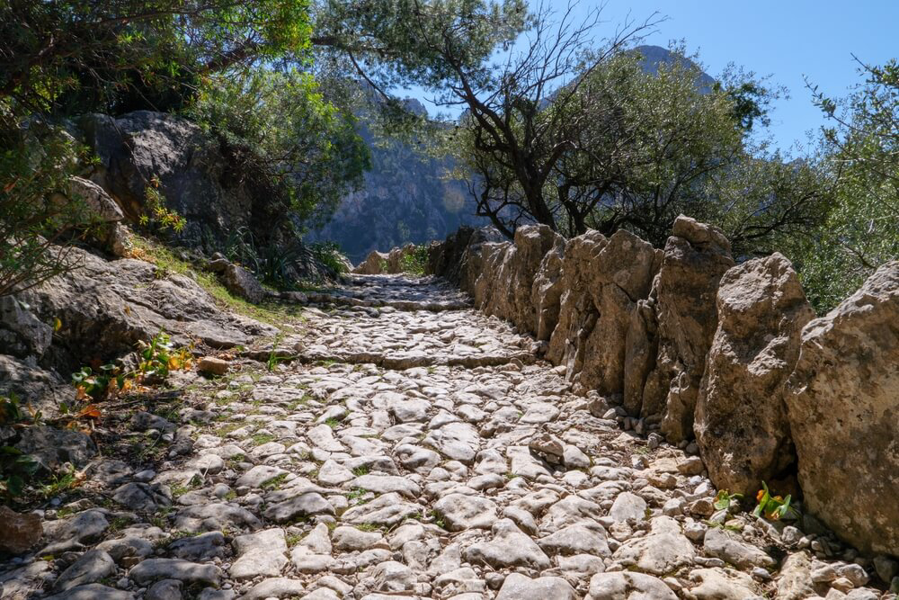 In der Serra de Tramuntana wandern: Abschnitt des Fernwanderwegs GR-221.