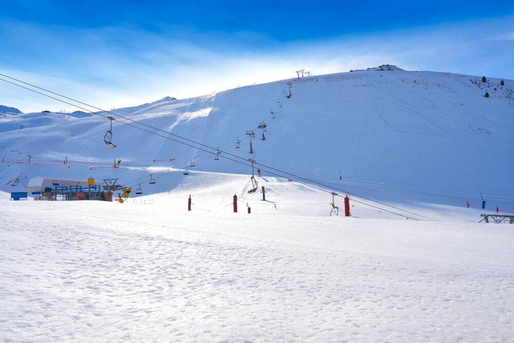 Skigebiete Spanien: Astún in den spanischen Pyrenäen.