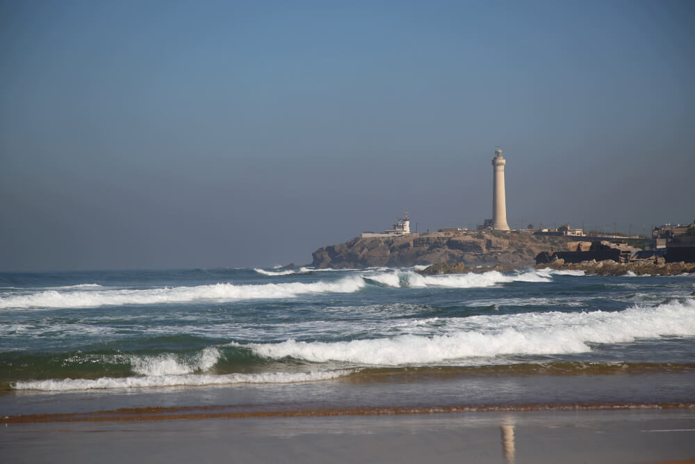 What to do in Casablanca: A view of the crashing waves of the Atlantic Ocean at the Corniche