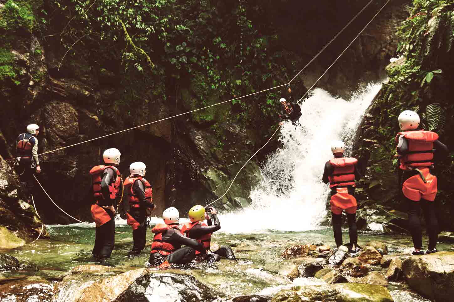 Wer extreme Erlebnisse sucht, sollte eine Seilrutsche ausprobieren.