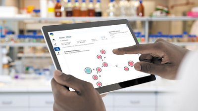 Person using pathogen genomics app