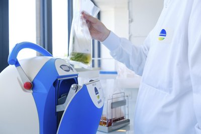 SMASHER instrument close-up in a Lab

SMASHER, Food Safety & Quality, BLUE LINE, Sample Prep