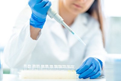 lab professional pipetting