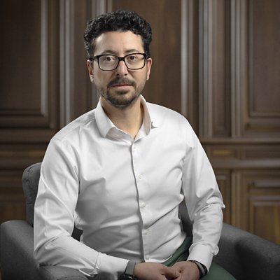miguel villa headshot