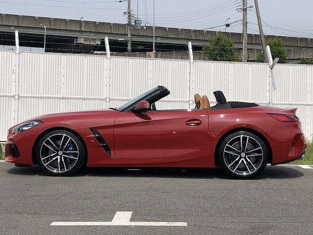 G29 z4 sDrive20i RHD