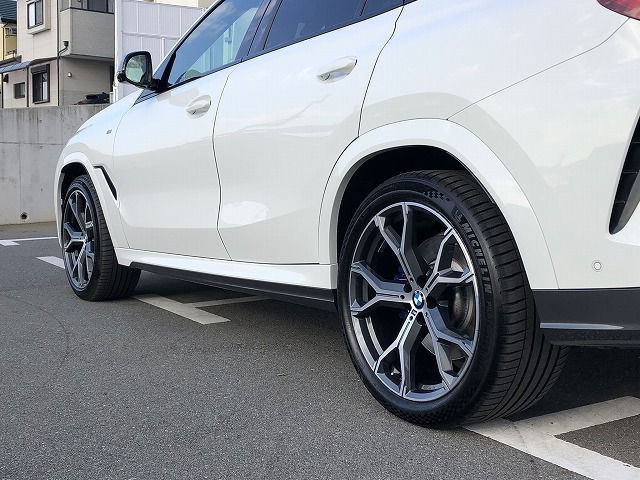 X* M50i RHD