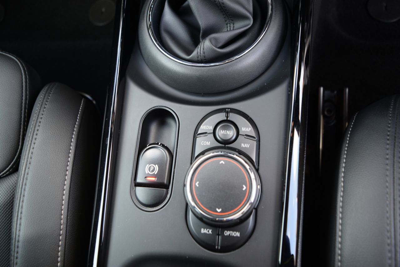 MINI CLUBMAN COOPER D