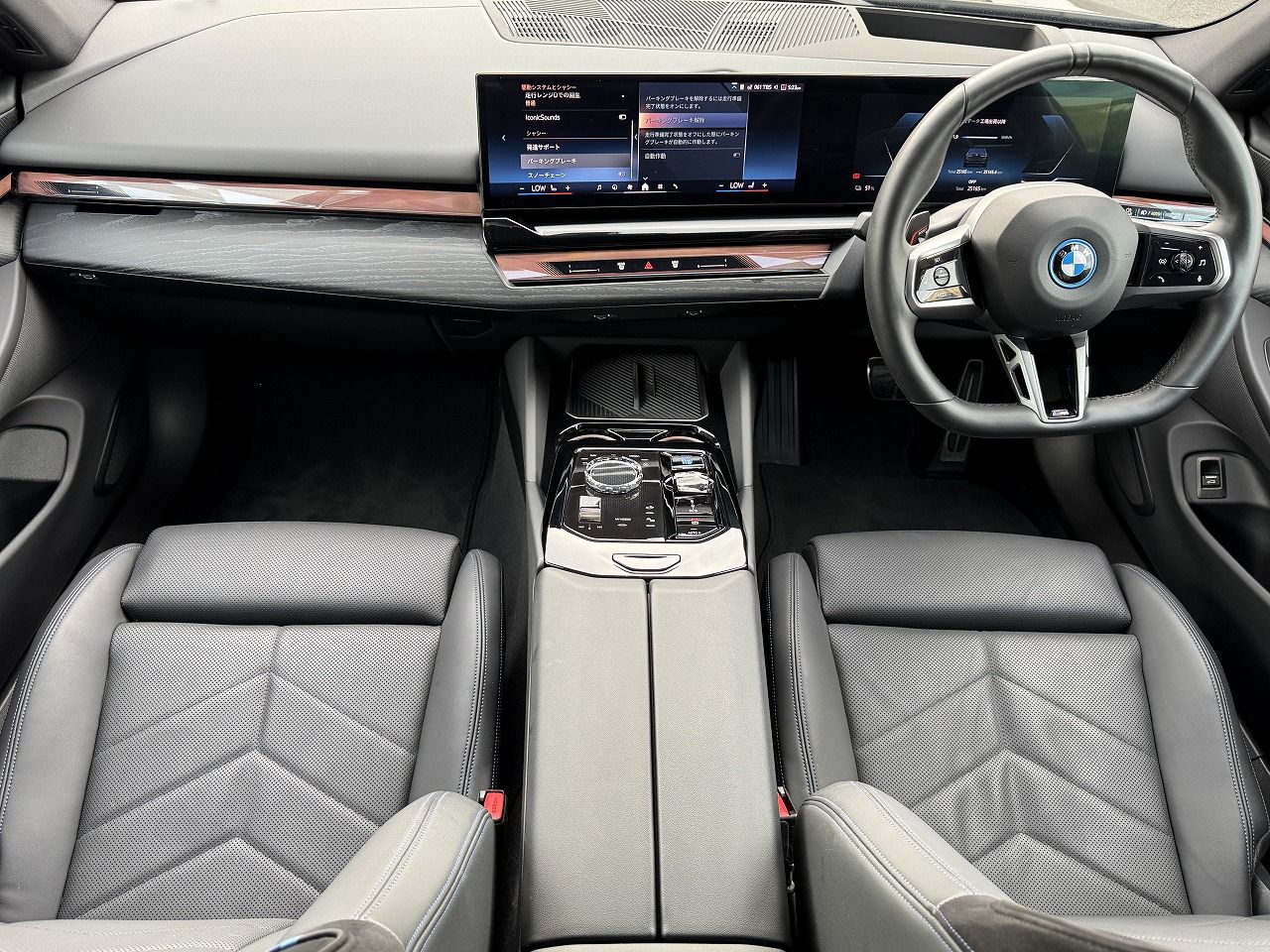 BMW i5 eDrive40 Sedan RHD