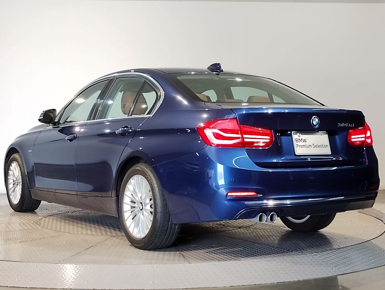 320D SEDAN RHD
