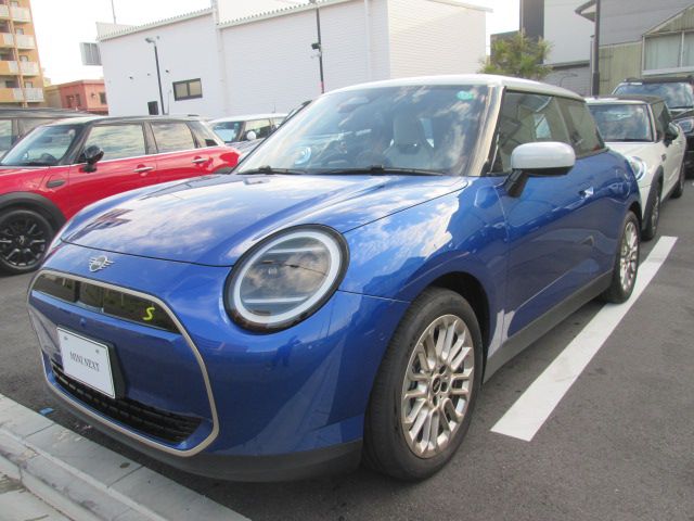 J01 MINI Cooper SE