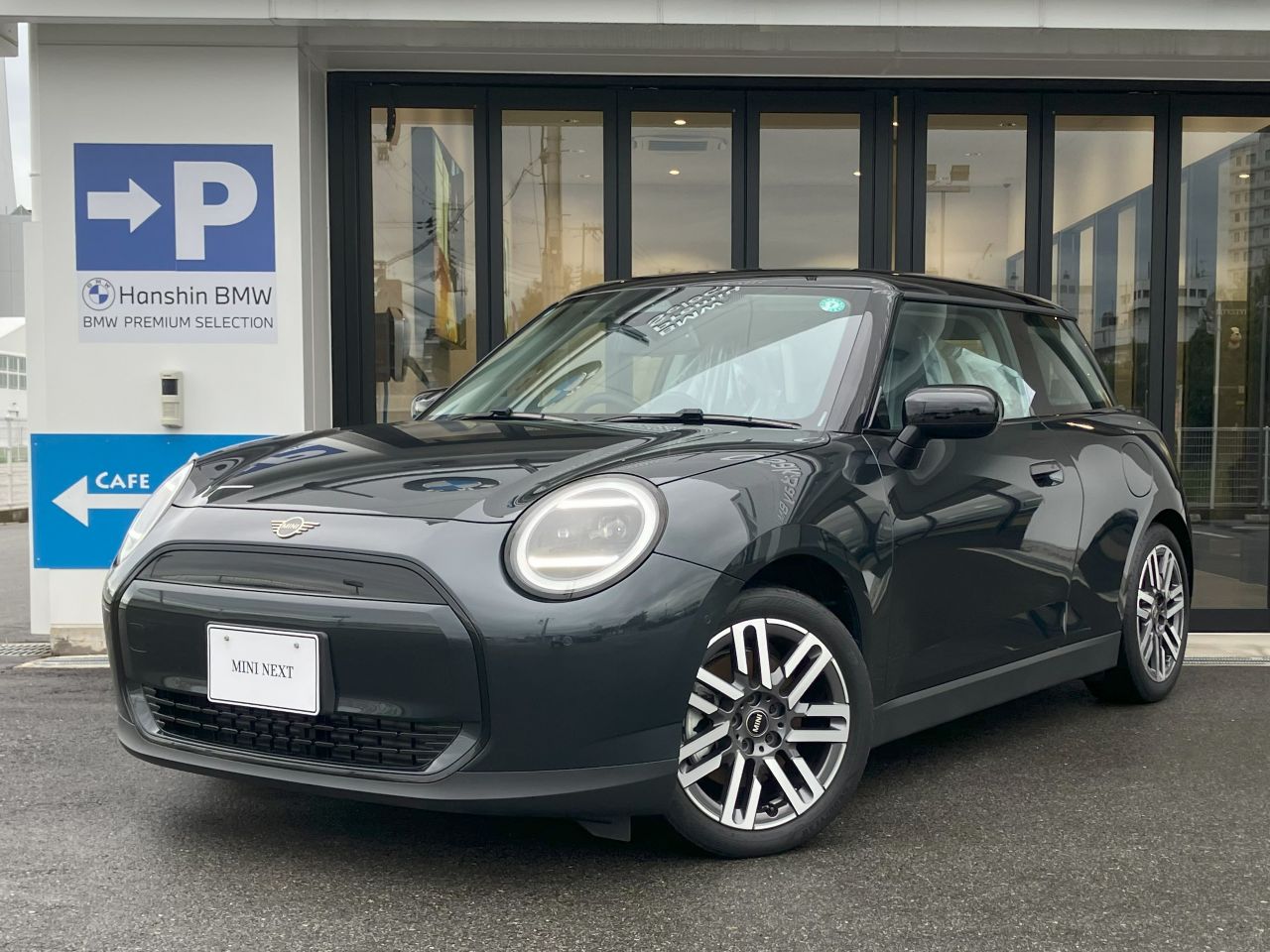 THE NEW ALL-ELECTRIC MINI COOPER E