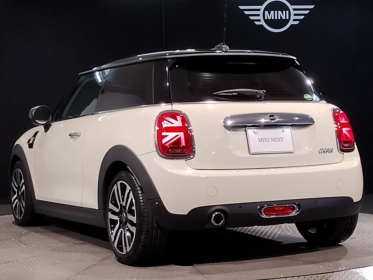 F56 MINI Cooper 3-Door Hatch LCI