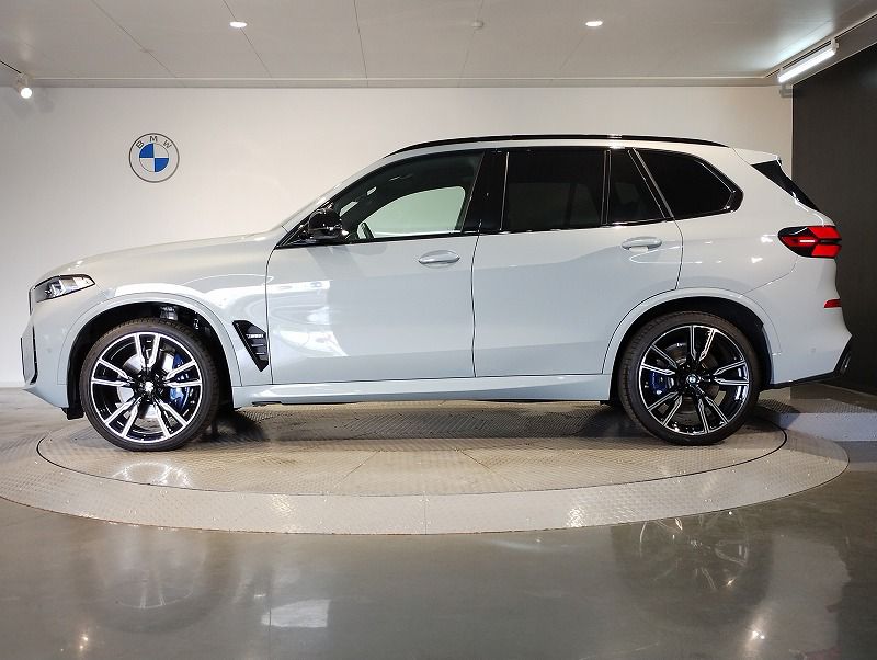 X5 M60i xDrive RHD