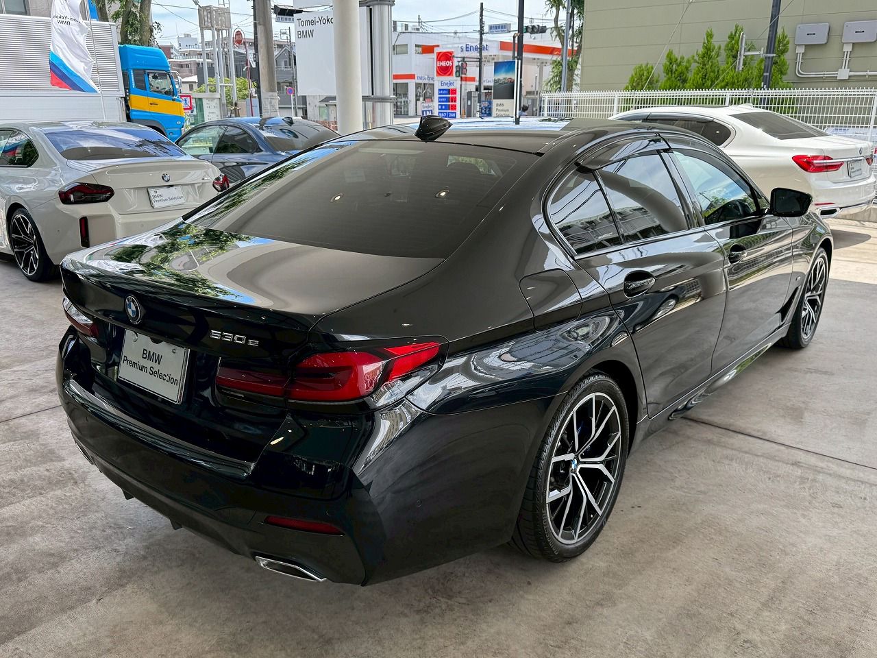 530e Sedan RHD