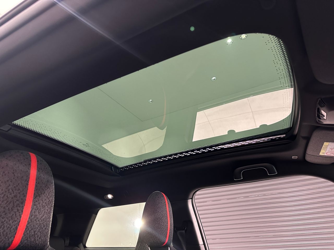 J01 MINI John Cooper Works Electric