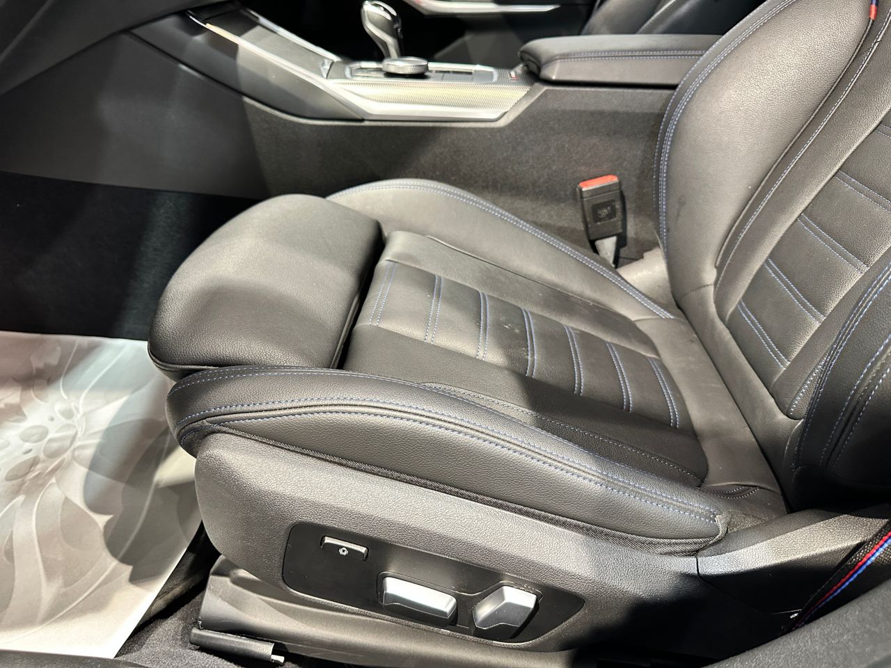 G20 320d xDrive RHD Saloon