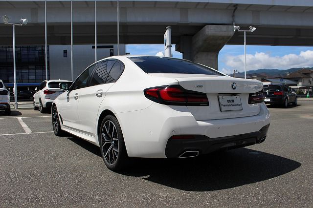 520d xDrive Sedan RHD