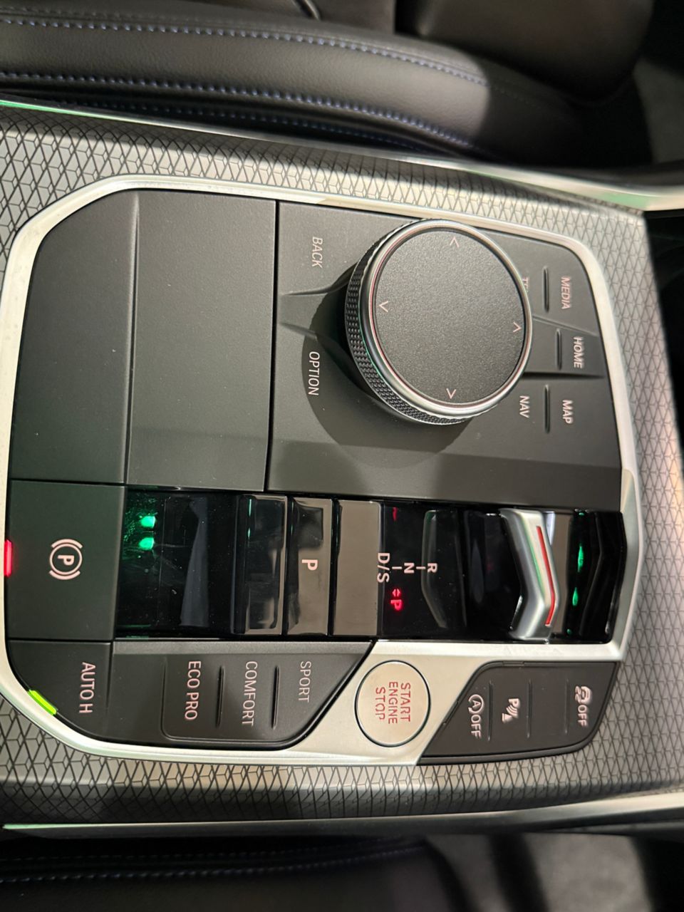 320d xDrive Berline RHD