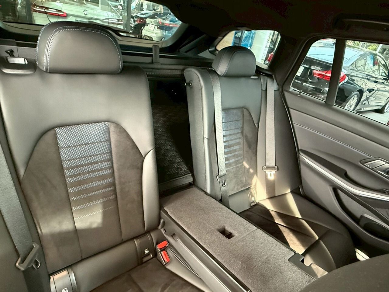 G21 318i Touring