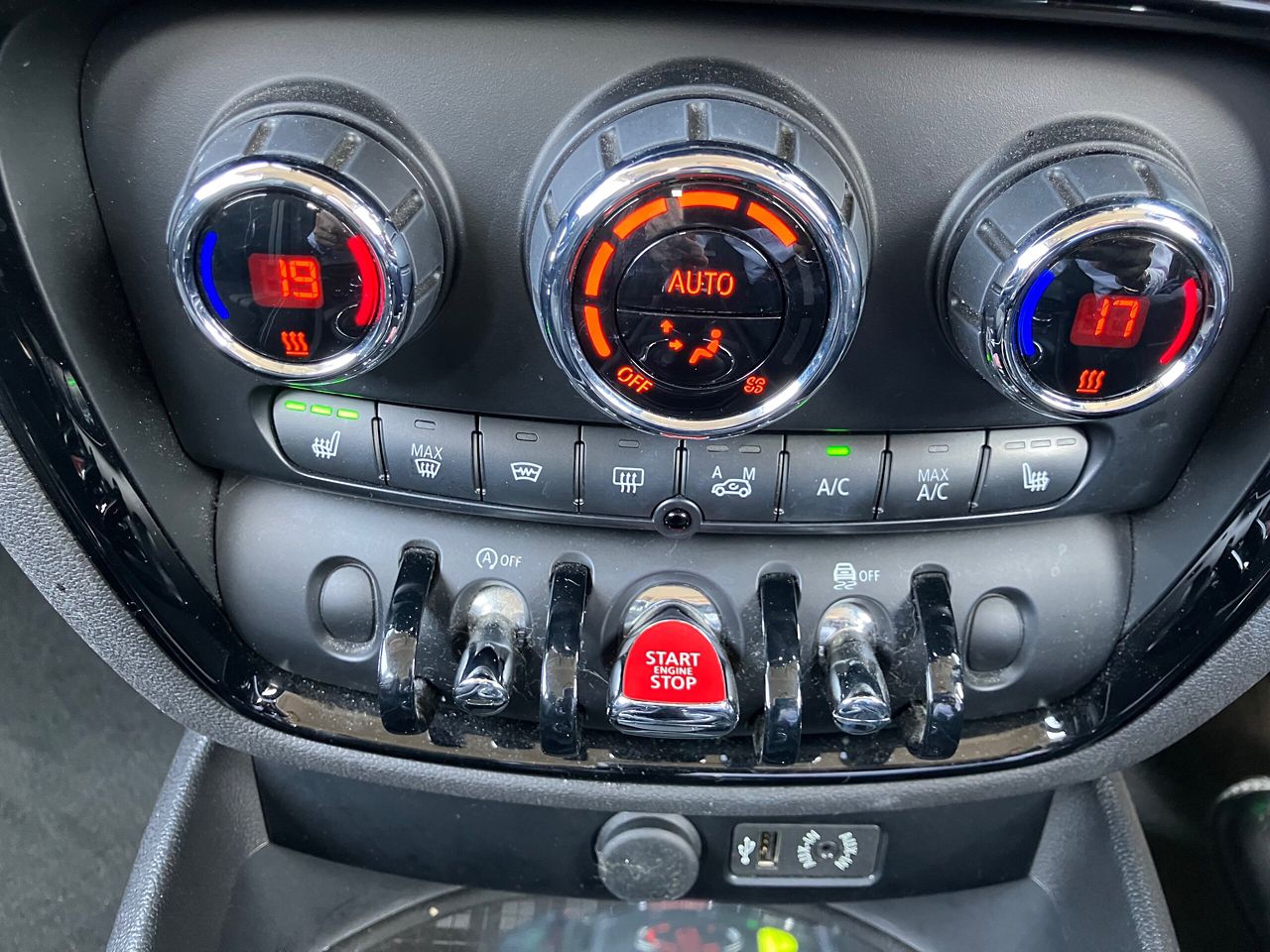 MINI COOPERS ALL4 CLUBMAN