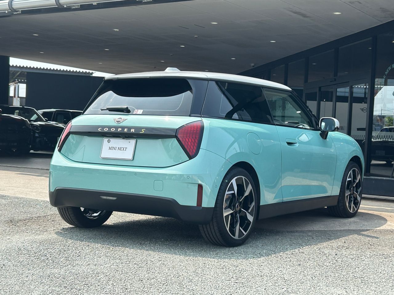 J01 MINI Cooper SE