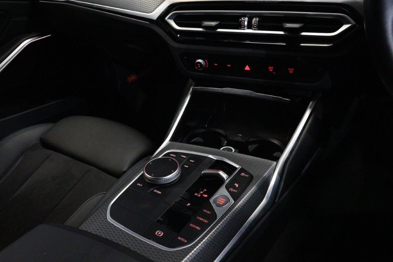 318i Touring RHD