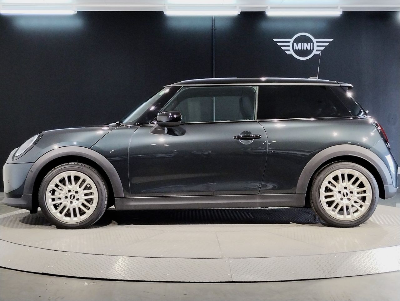 F66 MINI Cooper C 3Dr