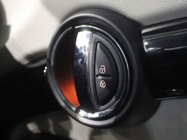 F55 COOPER D (AT)