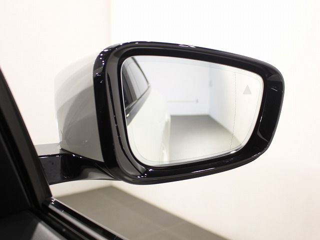 G26 i4 eDrive40 RHD