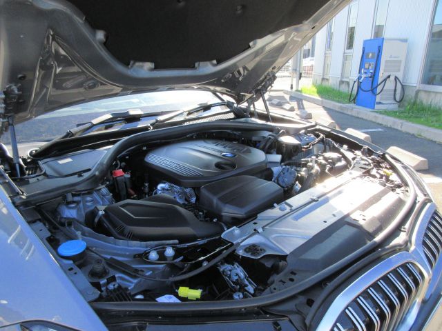 320d xDrive Berline RHD