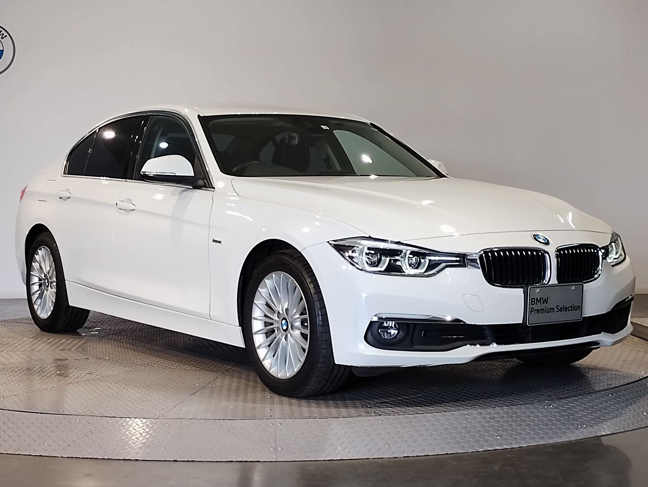 320D SEDAN RHD